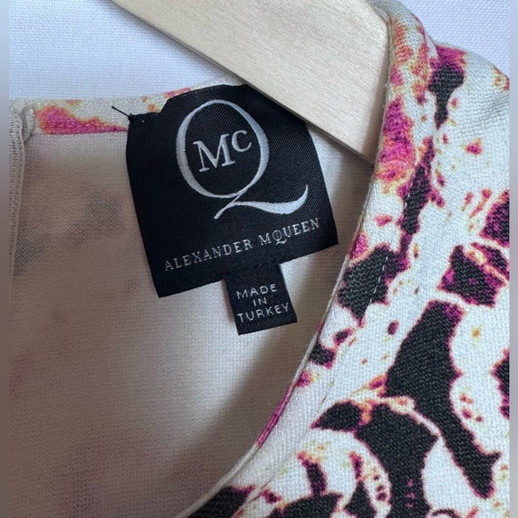 Alexander McQueen Pink and Black Abstract Dress - Picture 2 of 8